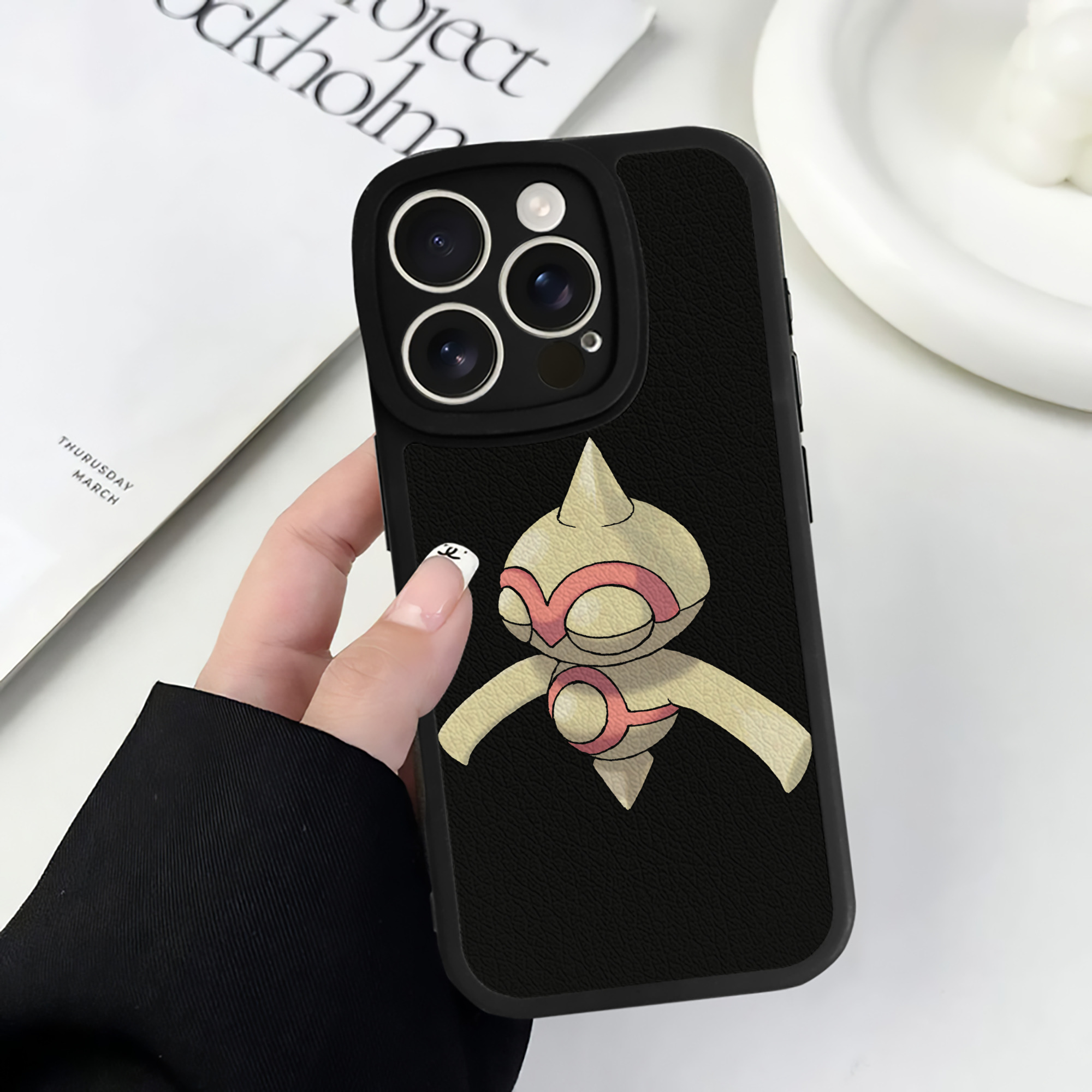 （画像用） ポケットモンスター Pokémon 【iPhone 16シリーズ対応】シリコンスマホケース（レザー調） 材質：シリコン